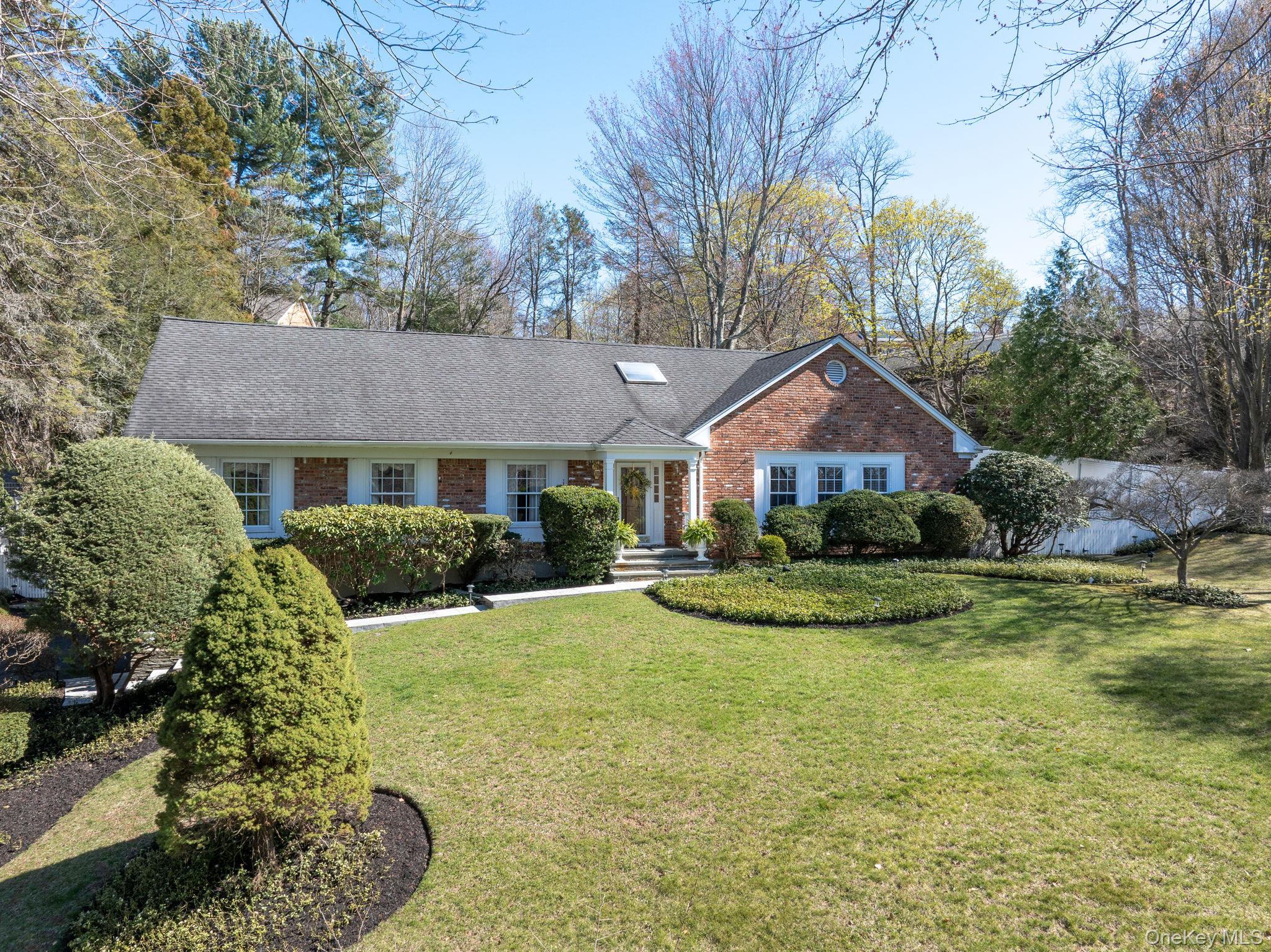 32 Fairway Place Cold Spring Harbor, NY 11724 - Photo 1 of 1