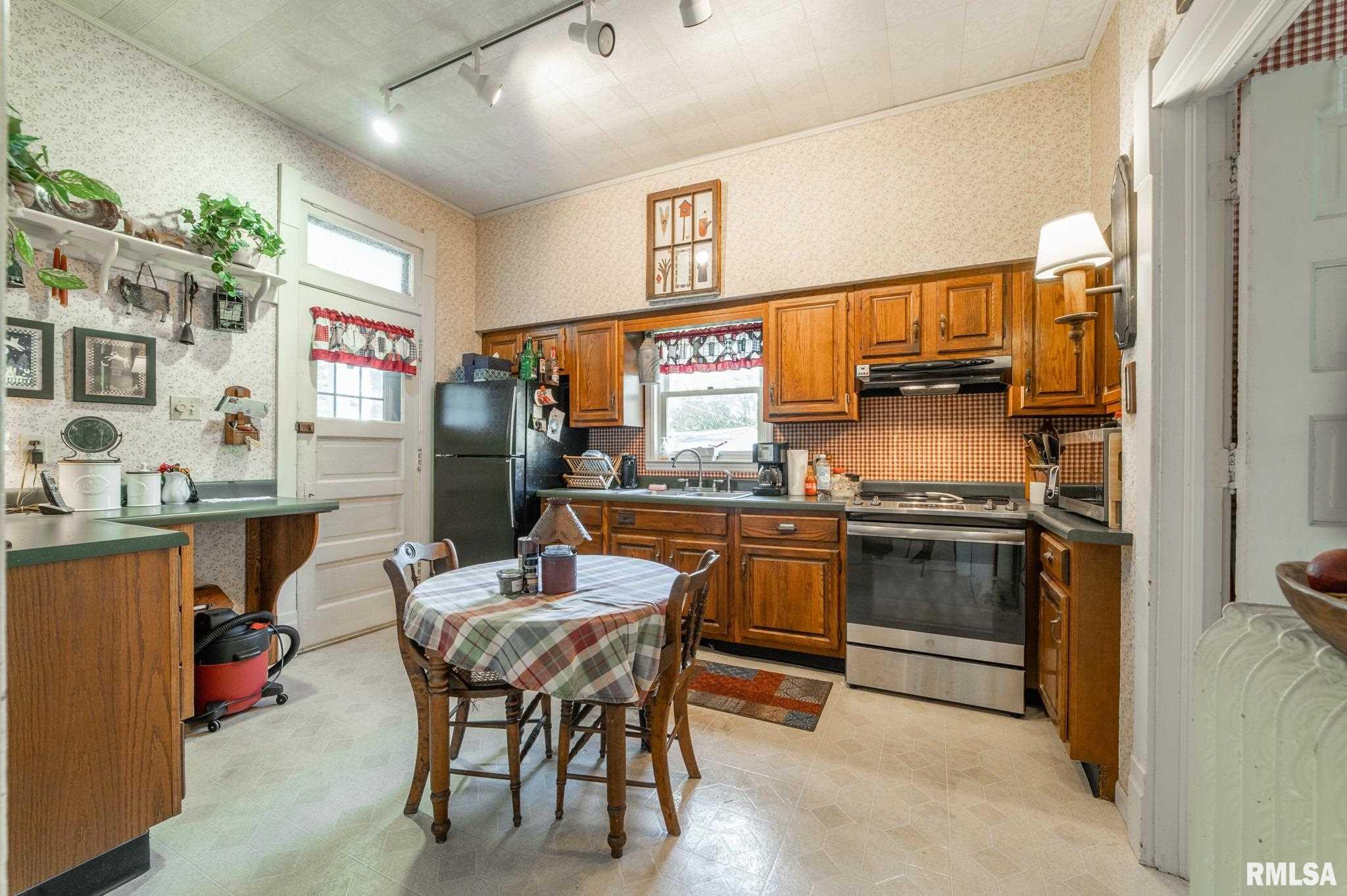 825 North Kickapoo Street Lincoln, IL 62656 - Photo 14 of 30 Gallery Image 14