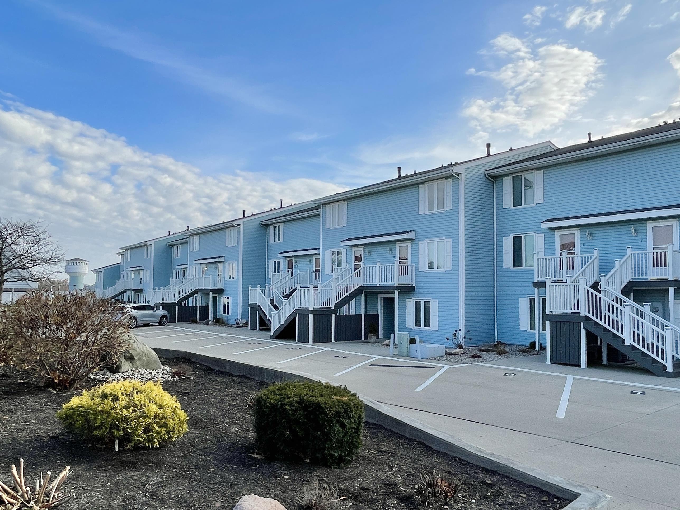1725 Colonial Drive, Unit 20 Rochester, IN 46975 - Photo 2 of 26