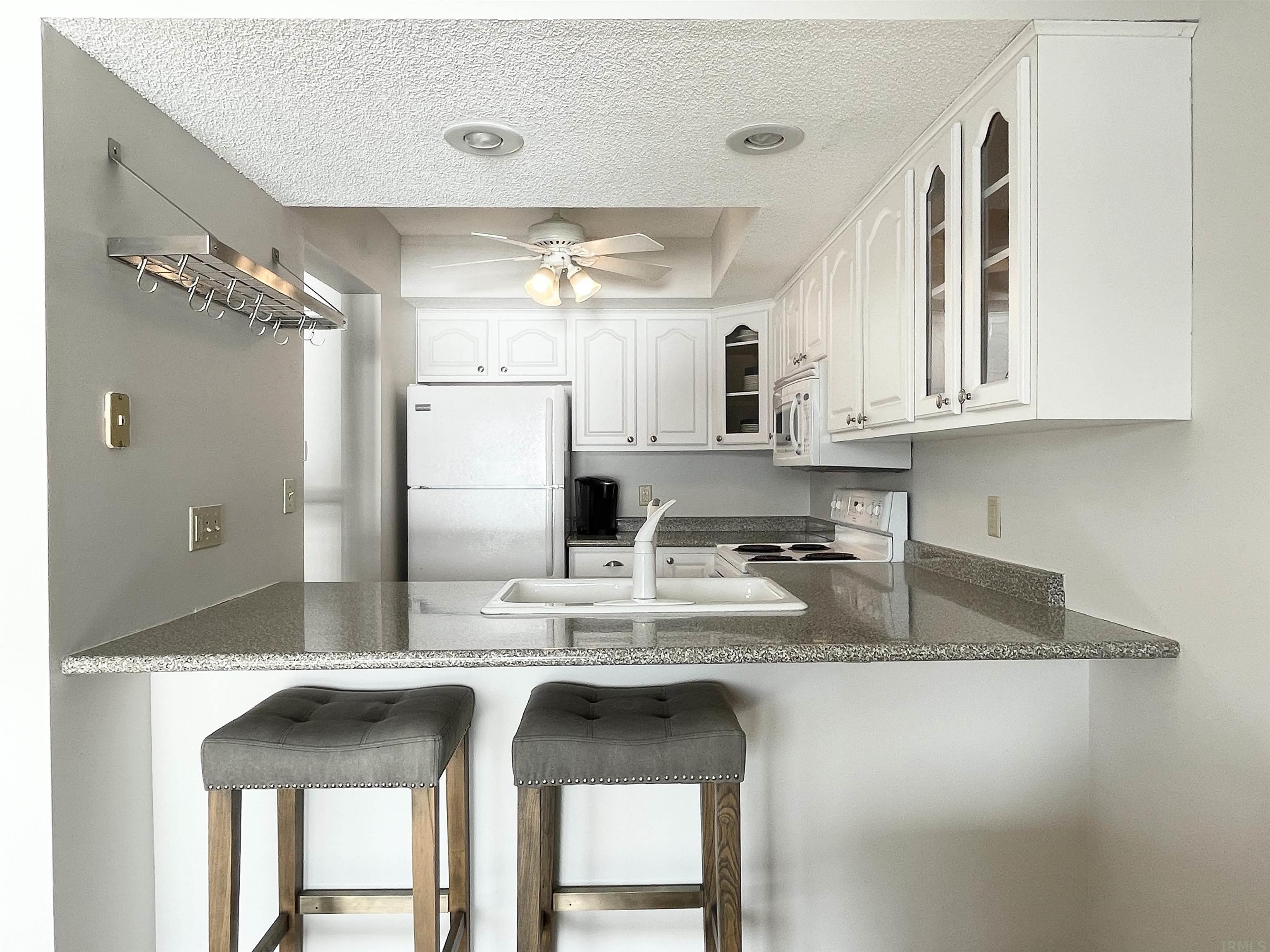 1725 Colonial Drive, Unit 20 Rochester, IN 46975 - Photo 9 of 26