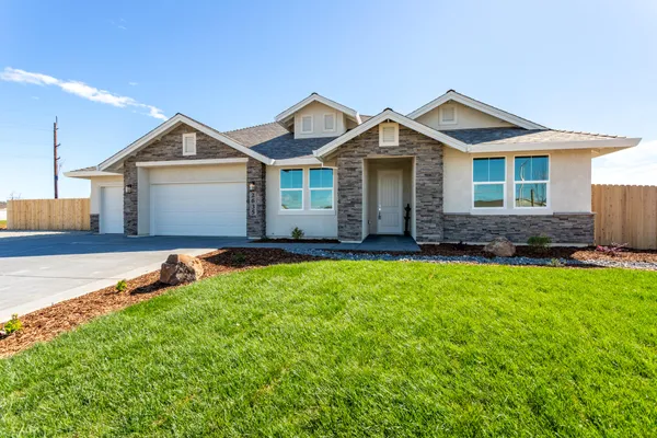 $744,800 | 2635 Lawn Lane, Redding, CA 96002