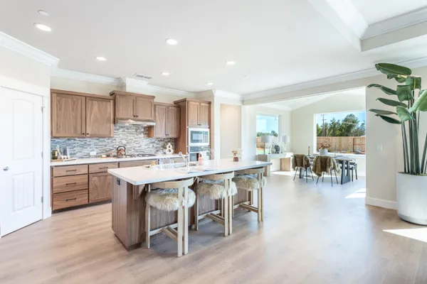 $744,800 | 2635 Lawn Lane, Redding, CA 96002