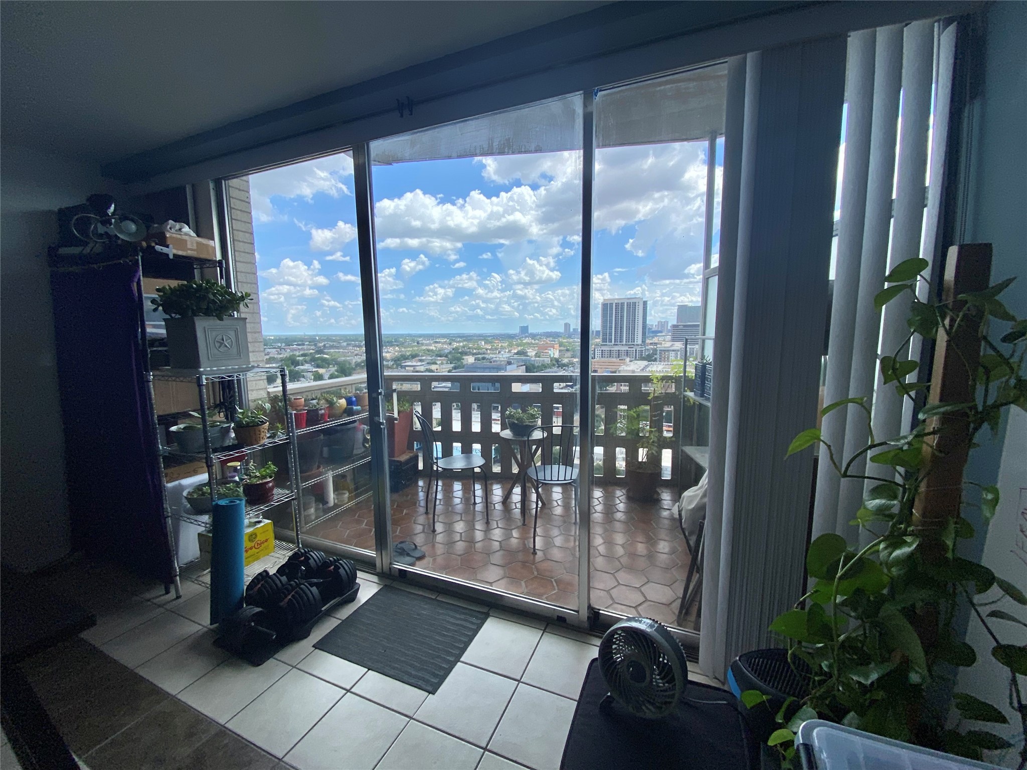2016 Main Street, Unit 1612 Houston, TX 77002 - Photo 20 of 32 With furniture