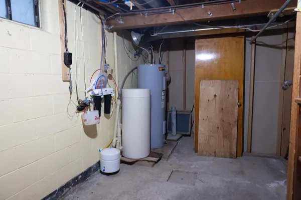 $192,500 | 113 6th Street West, Adrian, MN 56110