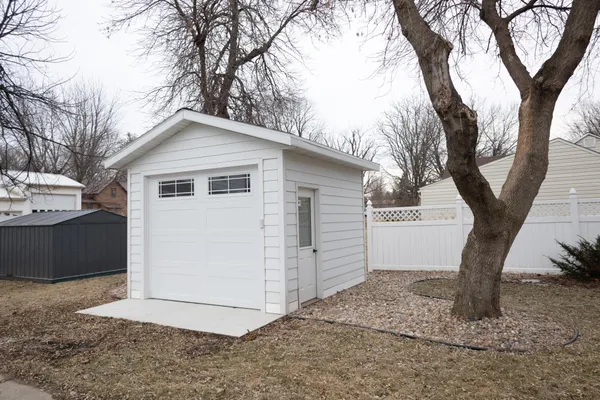 $192,500 | 113 6th Street West, Adrian, MN 56110