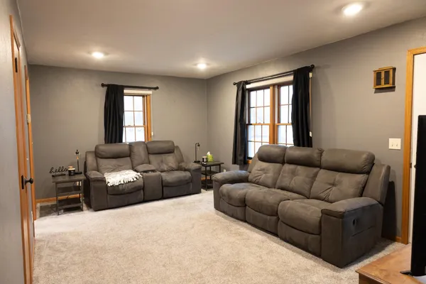 $192,500 | 113 6th Street West, Adrian, MN 56110