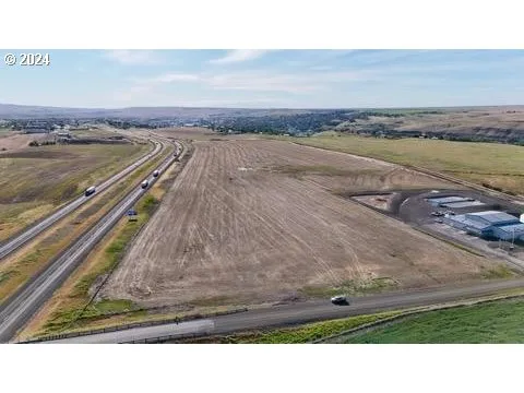 a view of an ocean beach