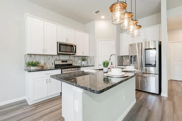 $2,400 | 173 Lisa Lane, Royse City, TX 75189