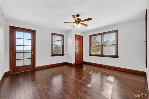 $425,000 | 7114 Drury Lane, St. Louis, MO 63143