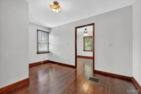 $425,000 | 7114 Drury Lane, St. Louis, MO 63143