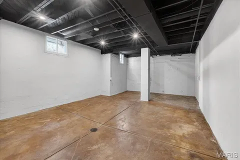 $425,000 | 7114 Drury Lane, St. Louis, MO 63143