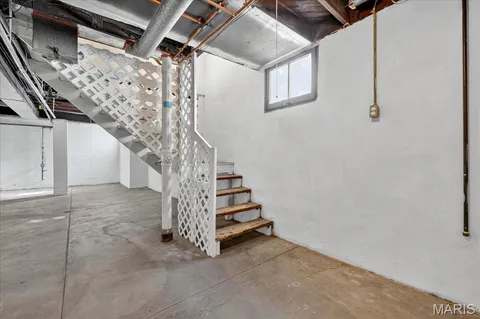 $425,000 | 7114 Drury Lane, St. Louis, MO 63143