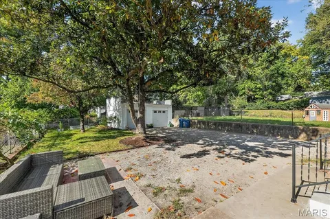 $425,000 | 7114 Drury Lane, St. Louis, MO 63143