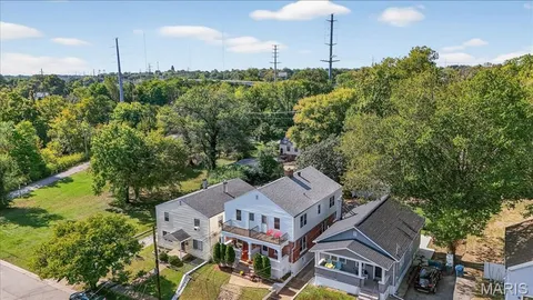 $425,000 | 7114 Drury Lane, St. Louis, MO 63143