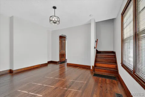 $425,000 | 7114 Drury Lane, St. Louis, MO 63143