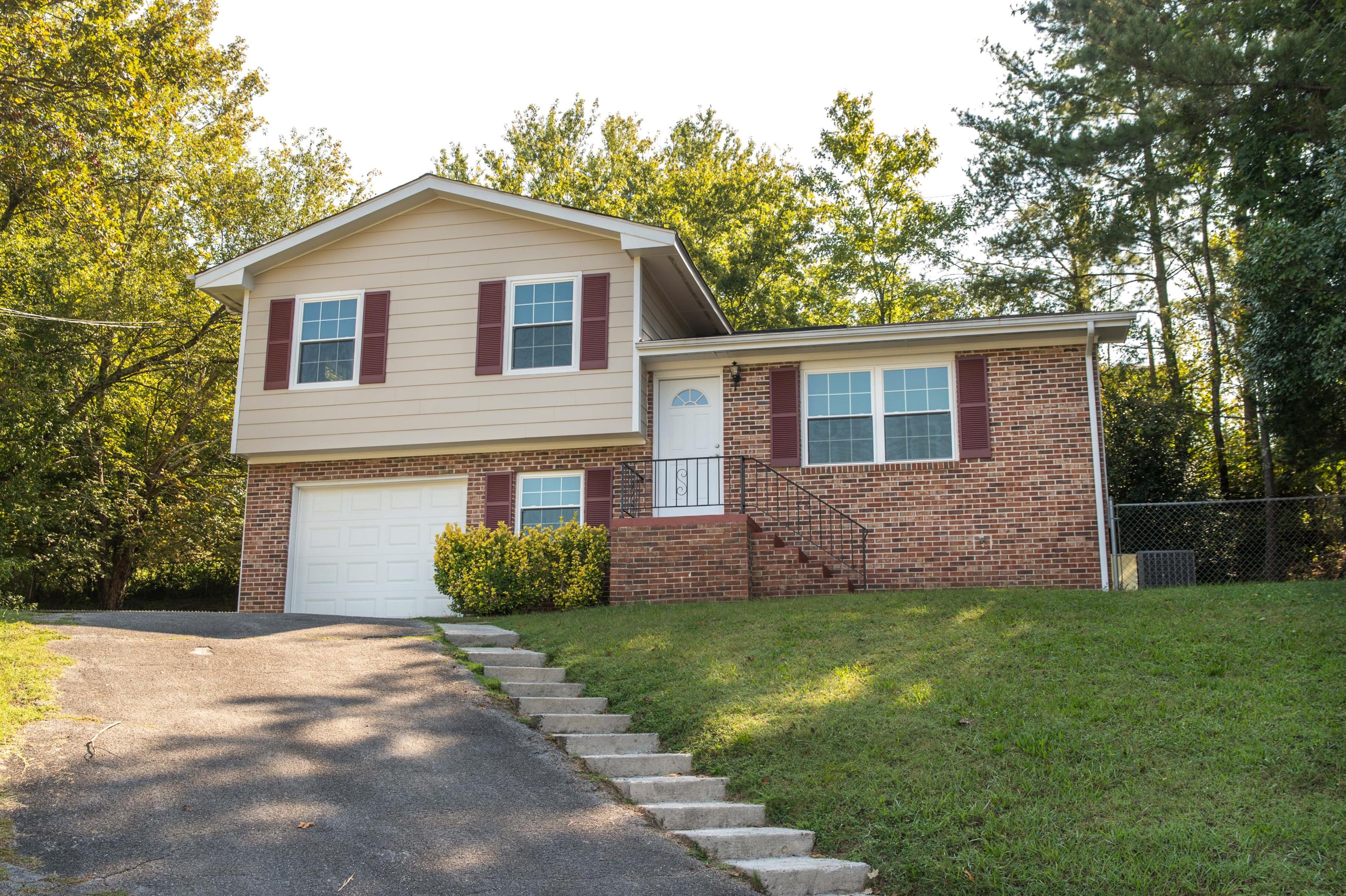 5607 Winniespan Road Chattanooga, TN 37416 - Photo 1 of 20 Front of Home