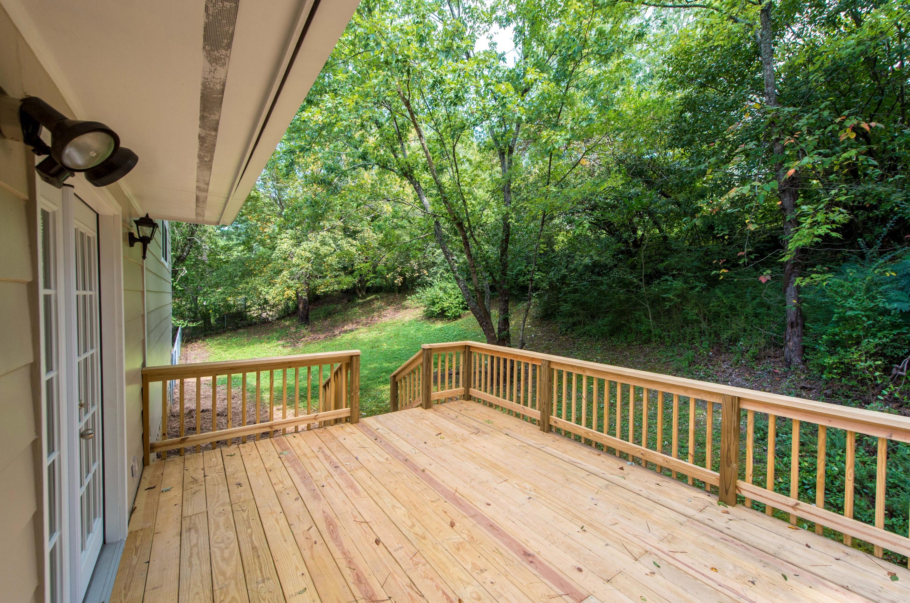 5607 Winniespan Road Chattanooga, TN 37416 - Photo 17 of 20 Deck