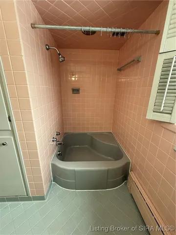 $299,890 | 239 Hopkins Lane, Jeffersonville, IN 47130