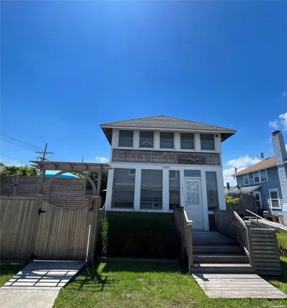 $8,500 | 192 Cottage Walk, Ocean Beach, NY 11770