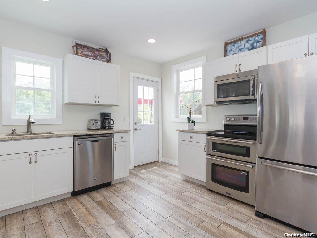 192 Cottage Walk Ocean Beach, NY 11770 - Photo 2 of 15