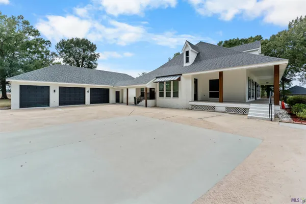 $900,000 | 2310 Marianne Street, Zachary, LA 70791