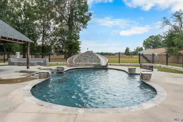 $950,000 | 2310 Marianne Street, Zachary, LA 70791