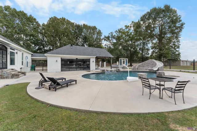 $950,000 | 2310 Marianne Street, Zachary, LA 70791