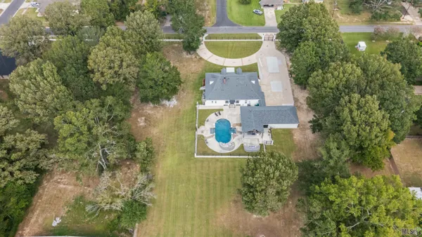 $900,000 | 2310 Marianne Street, Zachary, LA 70791
