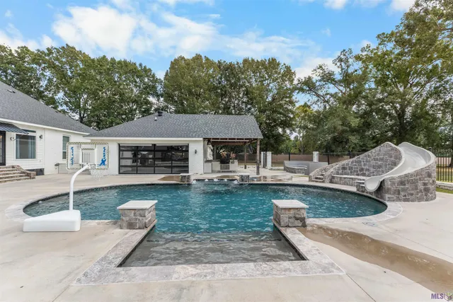 $950,000 | 2310 Marianne Street, Zachary, LA 70791