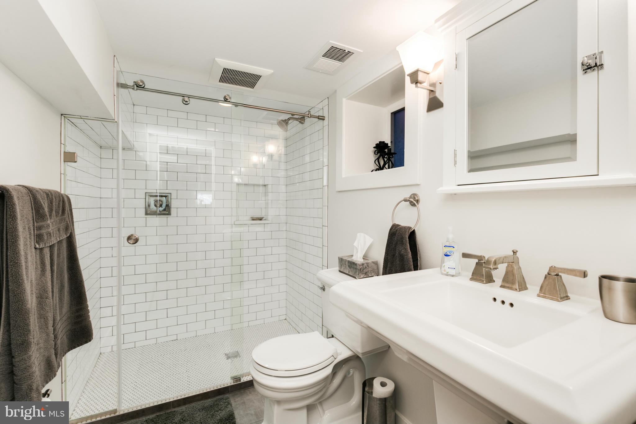 1743 Park Road Northwest Washington, DC 20010 - Photo 28 of 30 Bath