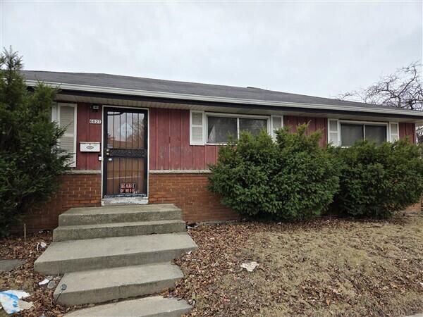 6027 West Florist Avenue Milwaukee, WI 53218 - Photo 1 of 1 6027 (1)