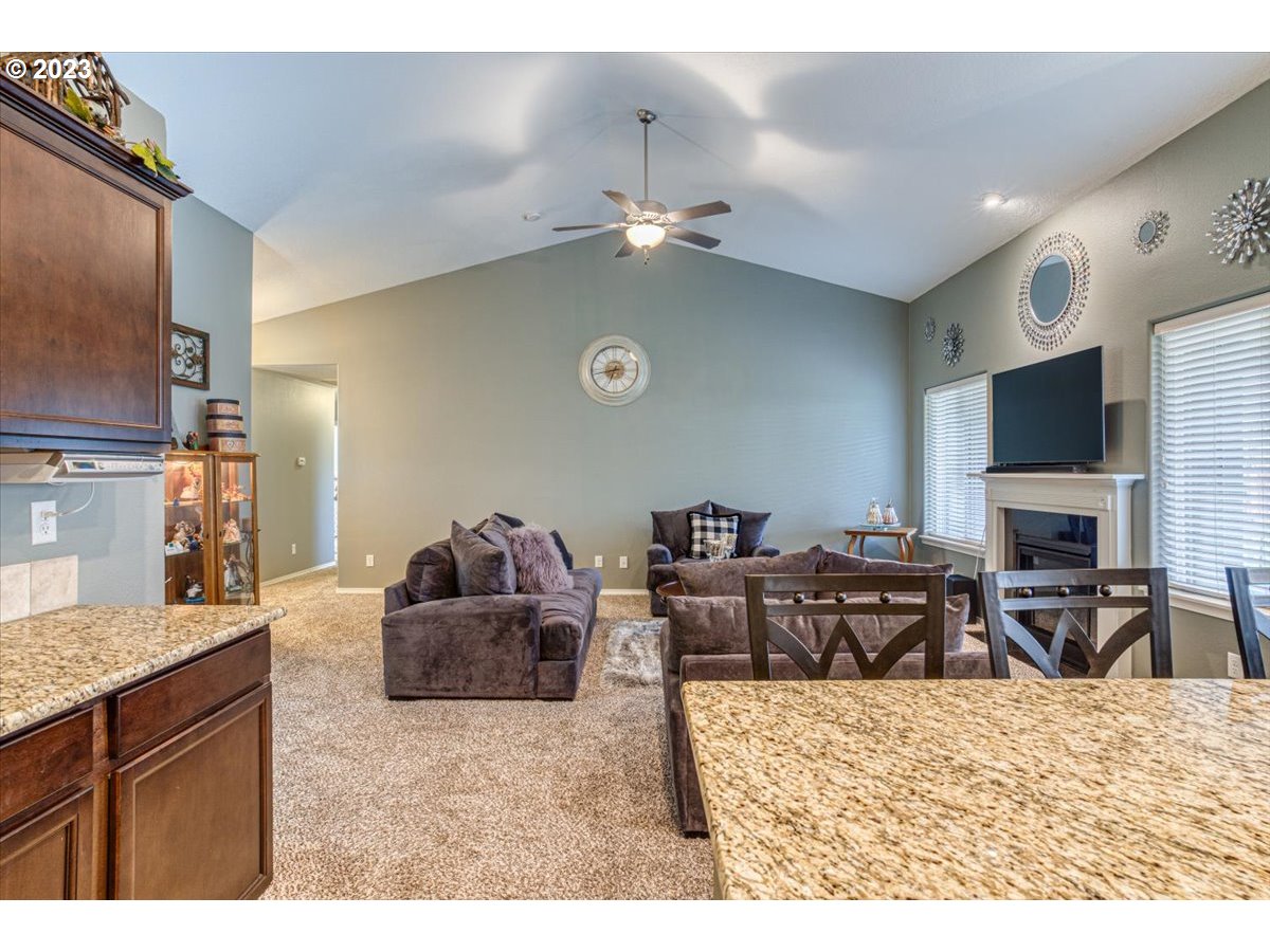 3303 Reed Avenue Woodburn, OR 97071 - Photo 5 of 33 Gallery Image 5