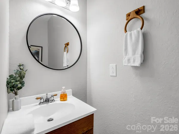 $575,000 | 121 Fern Loop, Lake Lure, NC 28746