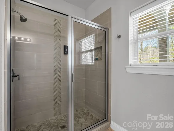 $575,000 | 121 Fern Loop, Lake Lure, NC 28746