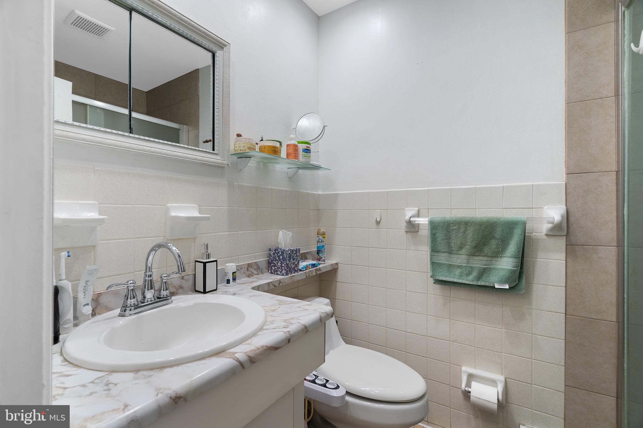 10781 Lockart Road Philadelphia, PA 19116 - Photo 11 of 31 Gallery Image 11