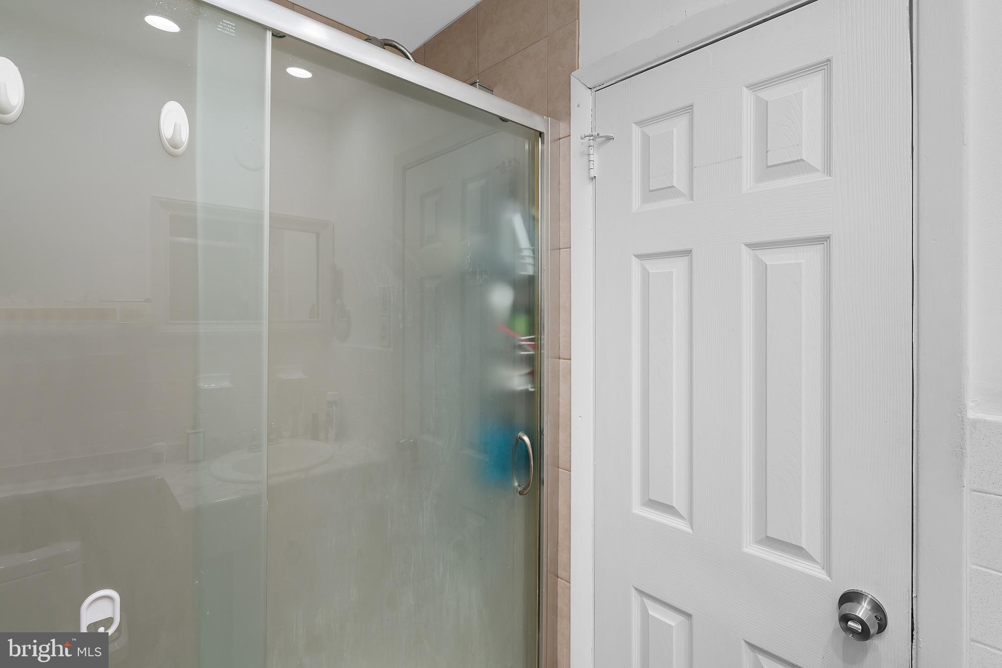 10781 Lockart Road Philadelphia, PA 19116 - Photo 12 of 31 Gallery Image 12