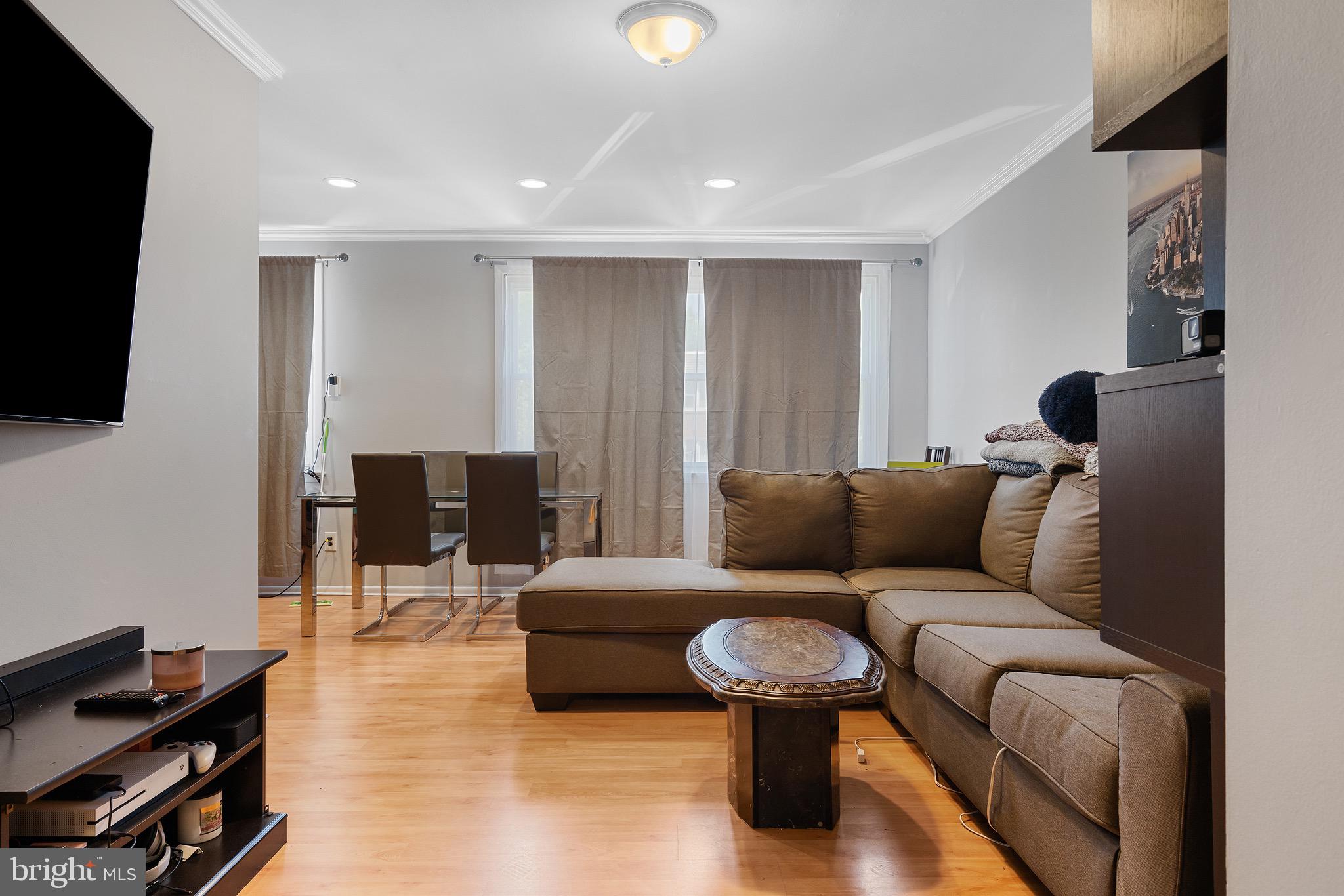 10781 Lockart Road Philadelphia, PA 19116 - Photo 7 of 31 Gallery Image 7