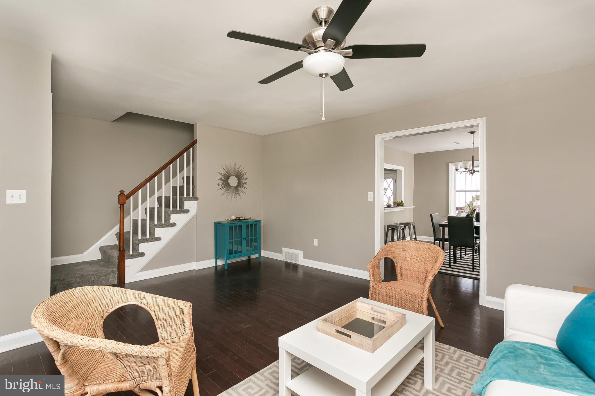 1658 Roundhill Road Baltimore, MD 21218 - Photo 5 of 30 Living Room