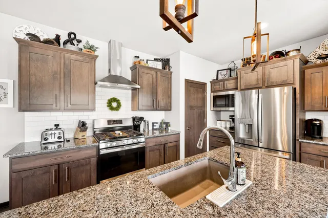 $834,000 | 4960 Prairie Spring Court, Waunakee, WI 53597