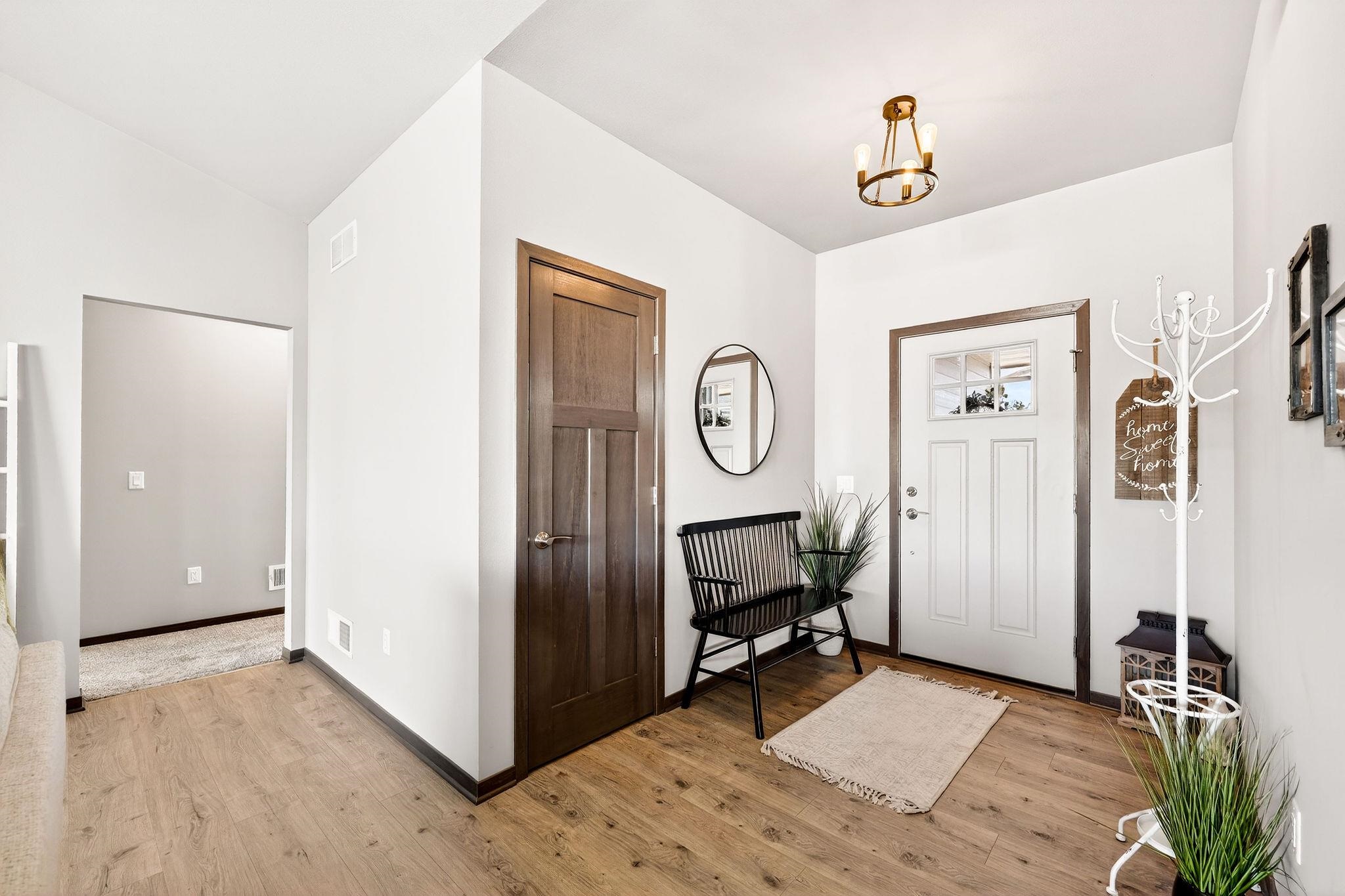 4960 Prairie Spring Court Waunakee, WI 53597 - Photo 4 of 56