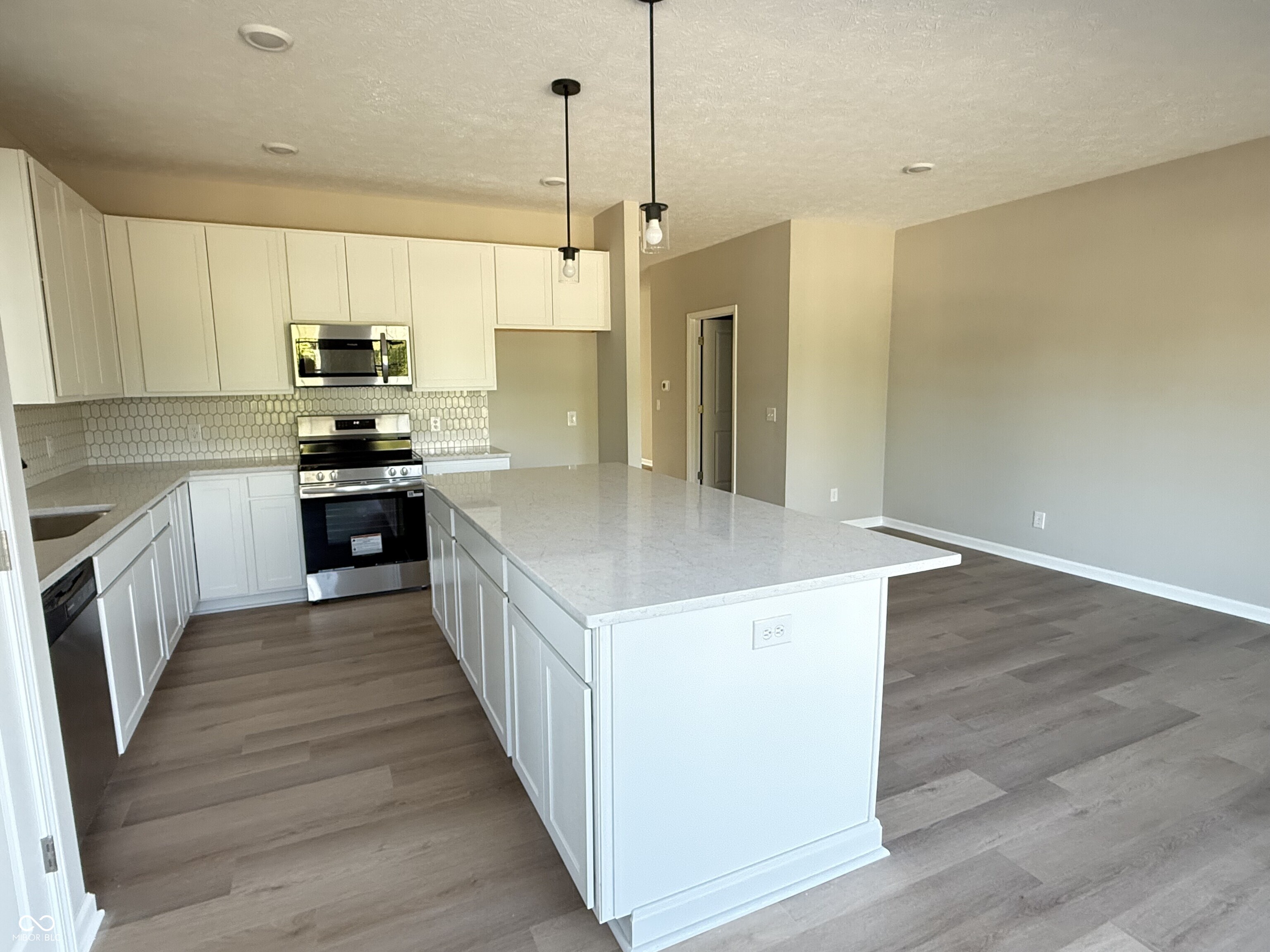 5740 Birtz Road Lawrence, IN 46216 - Photo 10 of 20