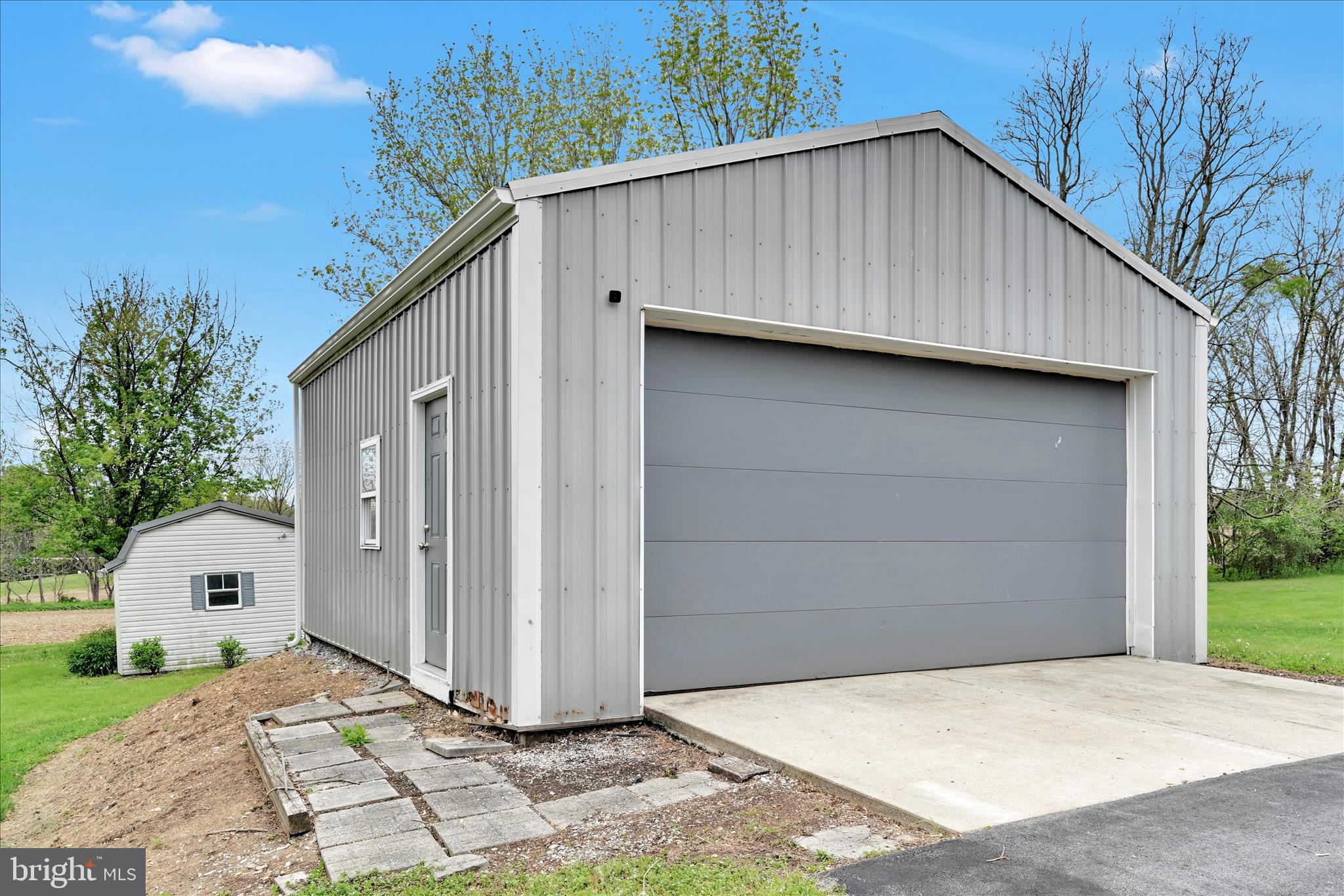 1076 Stouchsburg Road Richland, PA 17087 - Photo 41 of 45 Garage