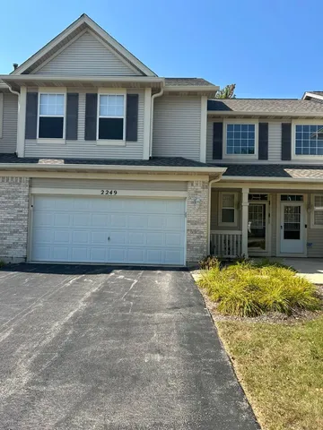 $2,400 | 2249 Sunrise Circle, Aurora, IL 60503