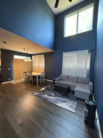 $2,400 | 2249 Sunrise Circle, Aurora, IL 60503