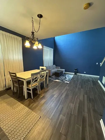 $2,400 | 2249 Sunrise Circle, Aurora, IL 60503