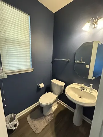 $2,400 | 2249 Sunrise Circle, Aurora, IL 60503