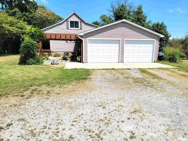 $215,000 | 2160 County Highway, Rinard, IL 62878