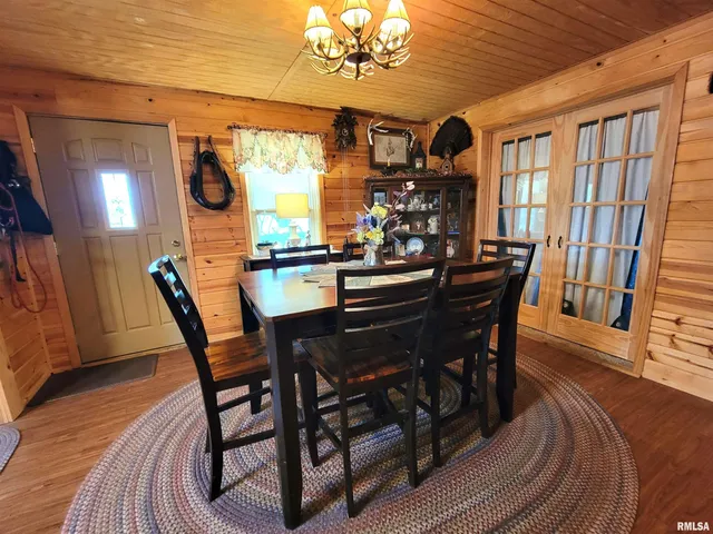 $215,000 | 2160 County Highway, Rinard, IL 62878