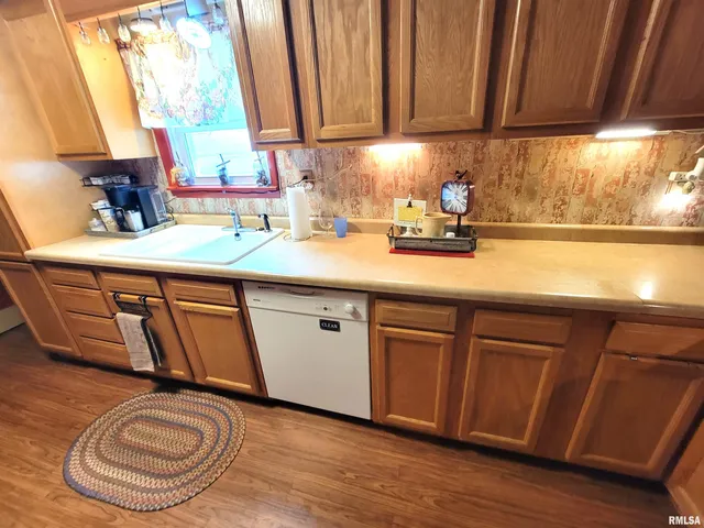 $215,000 | 2160 County Highway, Rinard, IL 62878