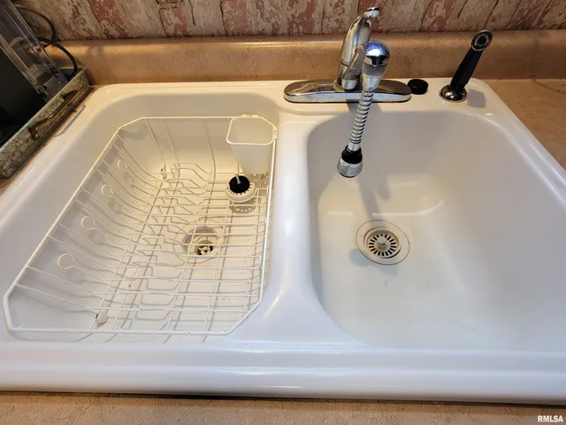 $215,000 | 2160 County Highway, Rinard, IL 62878